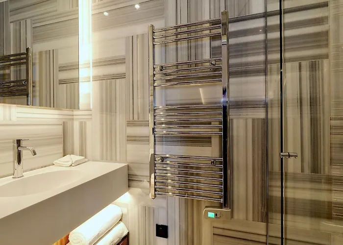 1850 : Duplex Pour 6 Pers., 3 Chambres, Confort Inclus - Fr-1-564-116 * Courchevel